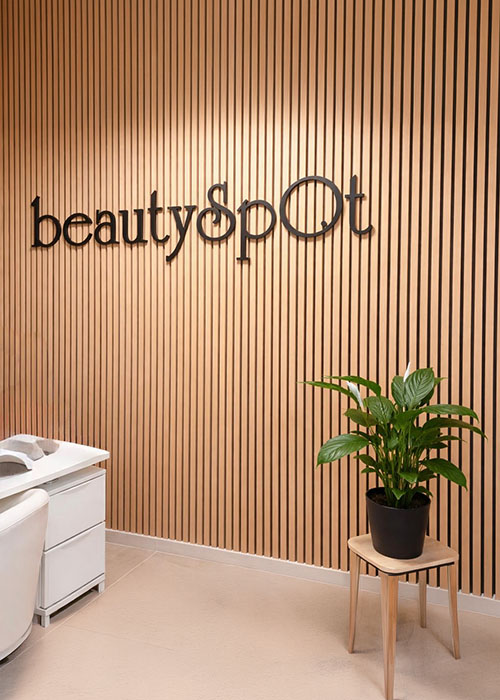 Empfangstheke im Beautyspot Kosmetikstudio in Hennef